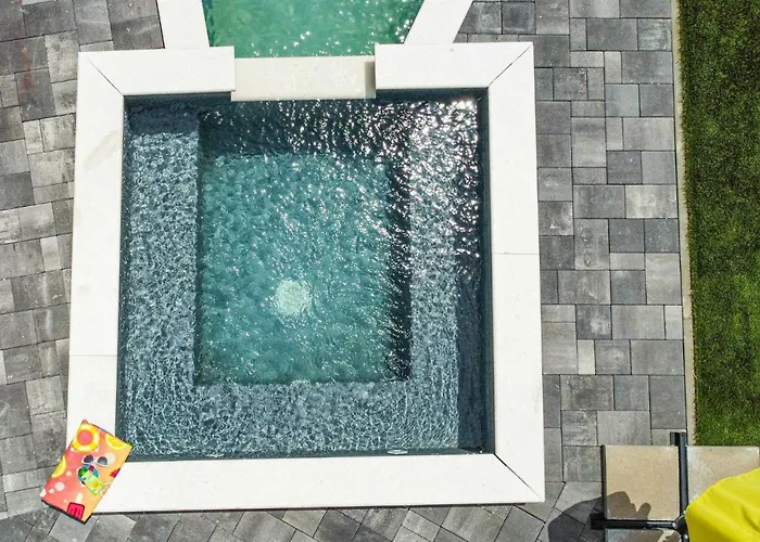 Villa Beautiful Silente With Pool, Whirpool And Sa