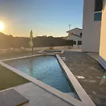 Beautiful Silente With Pool, Whirpool And Sa Villa *