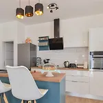 Beautiful Silente With Pool, Whirpool And Sa *