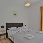 Beautiful Silente With Pool, Whirpool And Sa * Sukošan