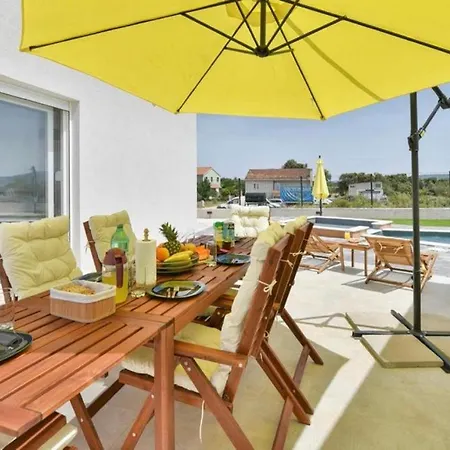 Beautiful Silente With Pool, Whirpool And Sa Villa *