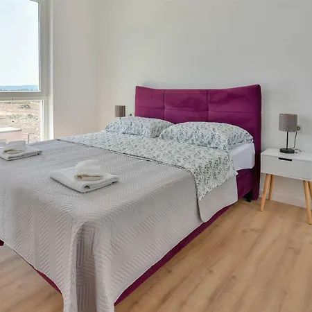 Beautiful Silente With Pool, Whirpool And Sa Villa