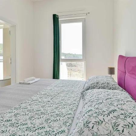 Villa Beautiful Silente With Pool, Whirpool And Sa Sukosan
