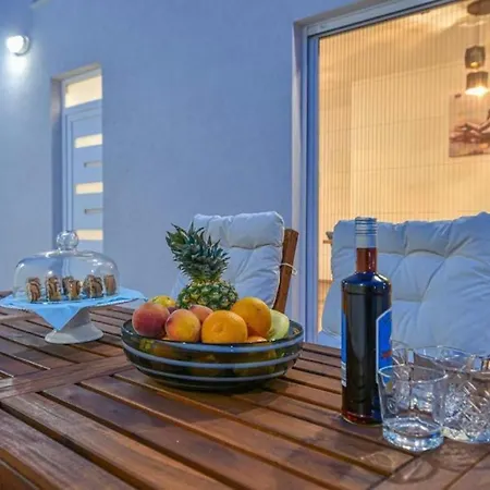 Beautiful Silente With Pool, Whirpool And Sa *