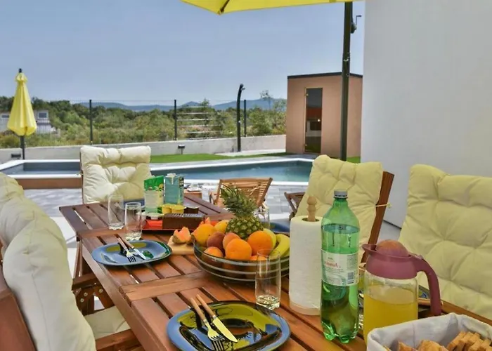 Beautiful Silente With Pool, Whirpool And Sa Villa