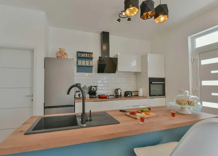 Beautiful Silente With Pool, Whirpool And Sa