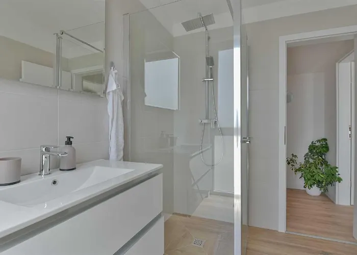 Villa Beautiful Silente With Pool, Whirpool And Sa *