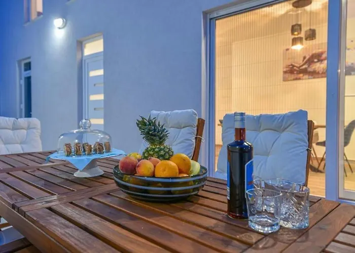 Beautiful Silente With Pool, Whirpool And Sa *